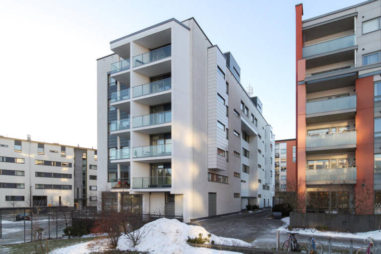Julkisivukuva 4