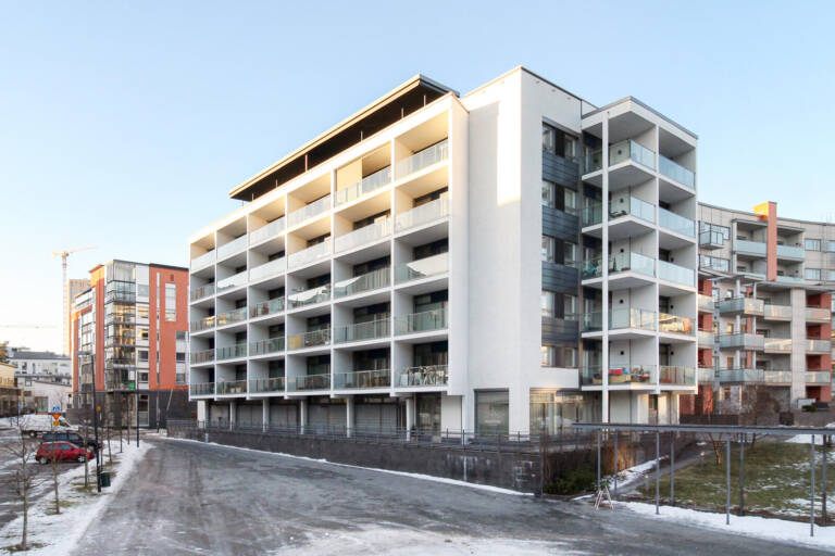 Julkisivukuva 2