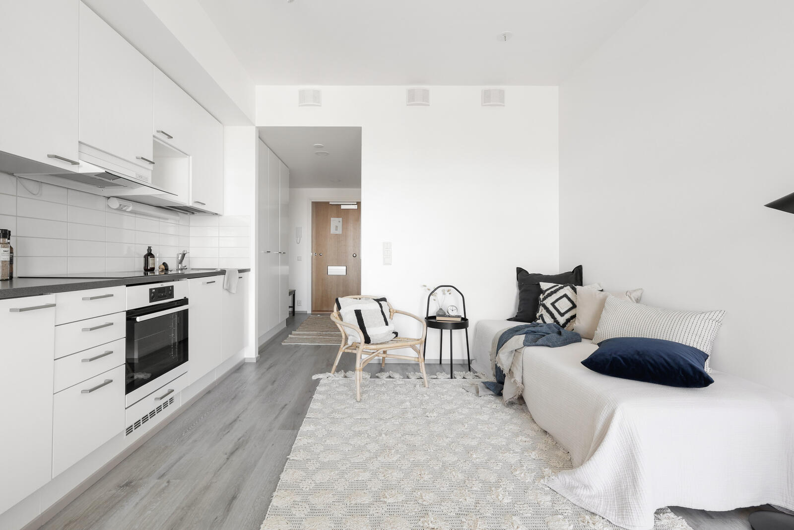 Pääkuva: sisustettu huoneisto.