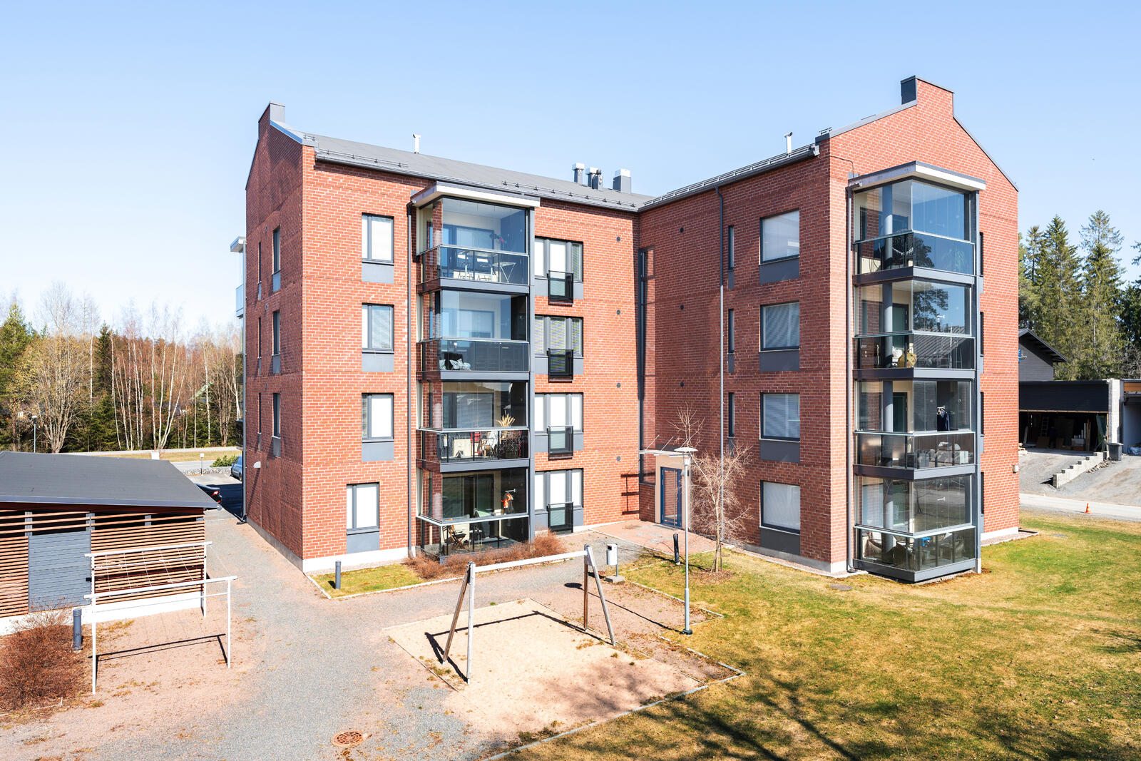 Pääkuva: julkisivukuva.