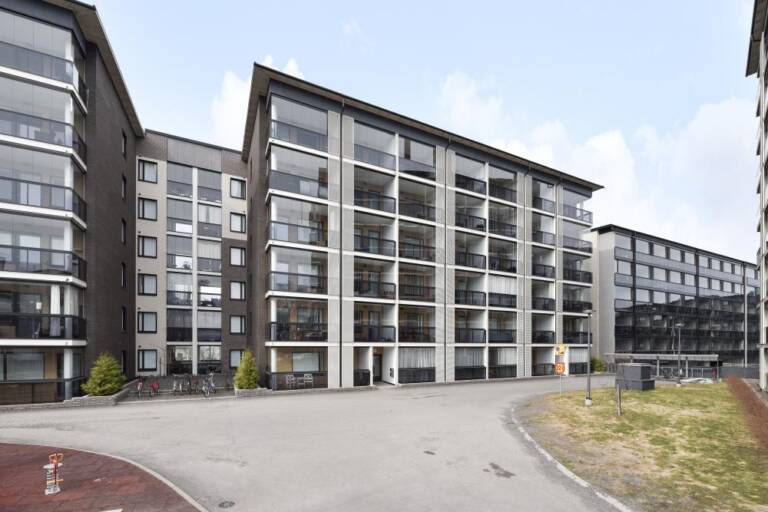 Julkisivukuva 1