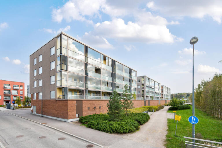 Julkisivukuva 1