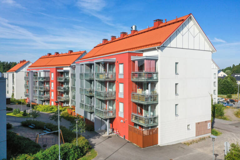 Julkisivukuva 2