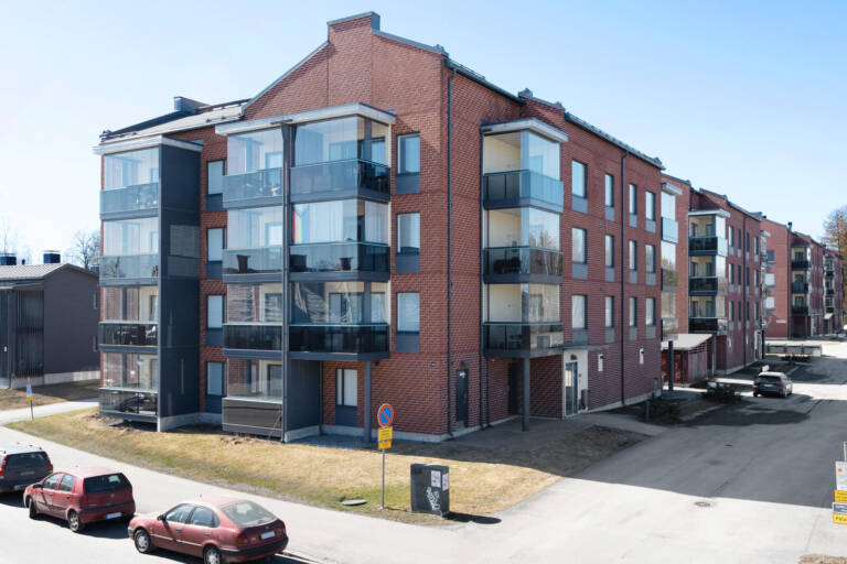 Pääkuva: julkisivu.