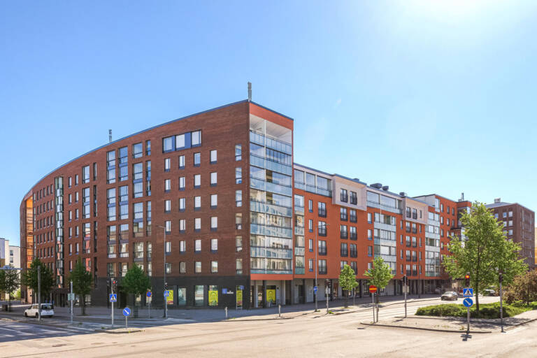 Julkisivukuva 1