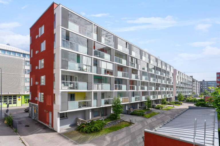 Julkisivukuva 2