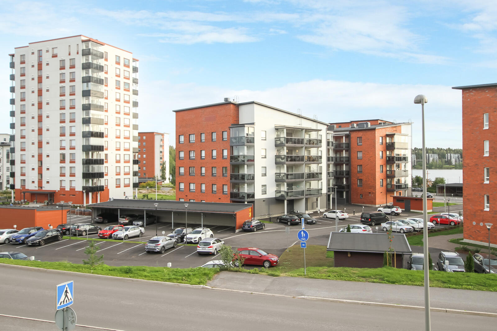 Julkisivukuva 1