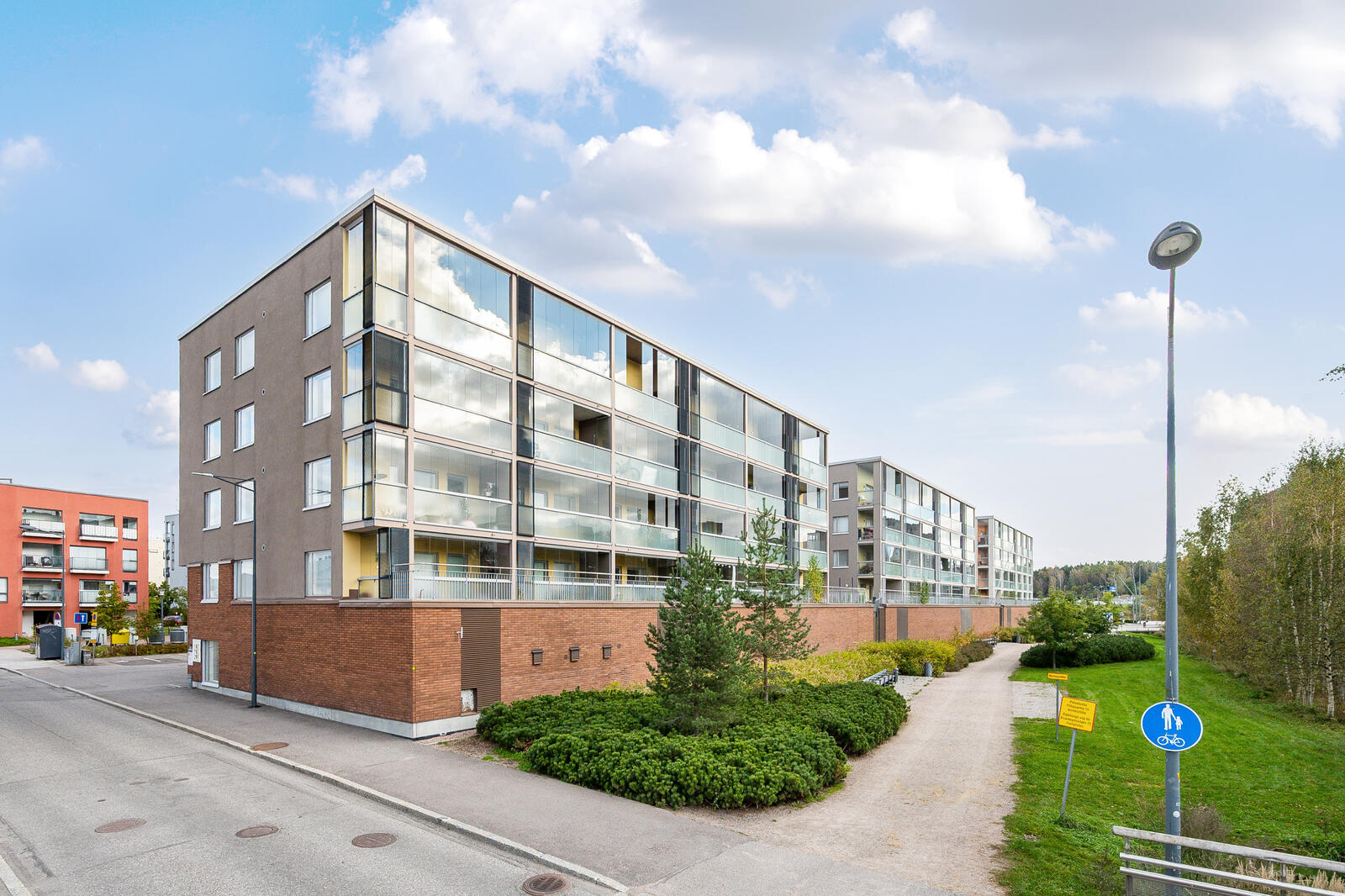Julkisivukuva 3
