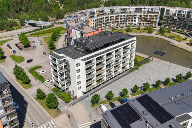 Julkisivukuva 3