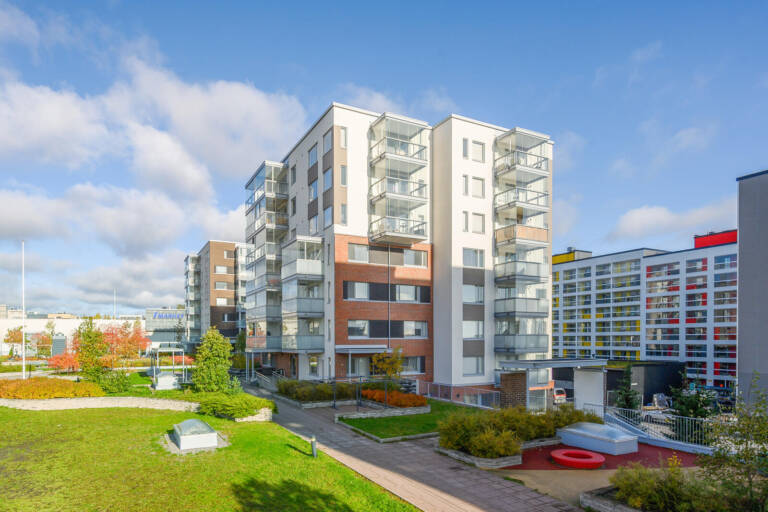 Julkisivukuva 1