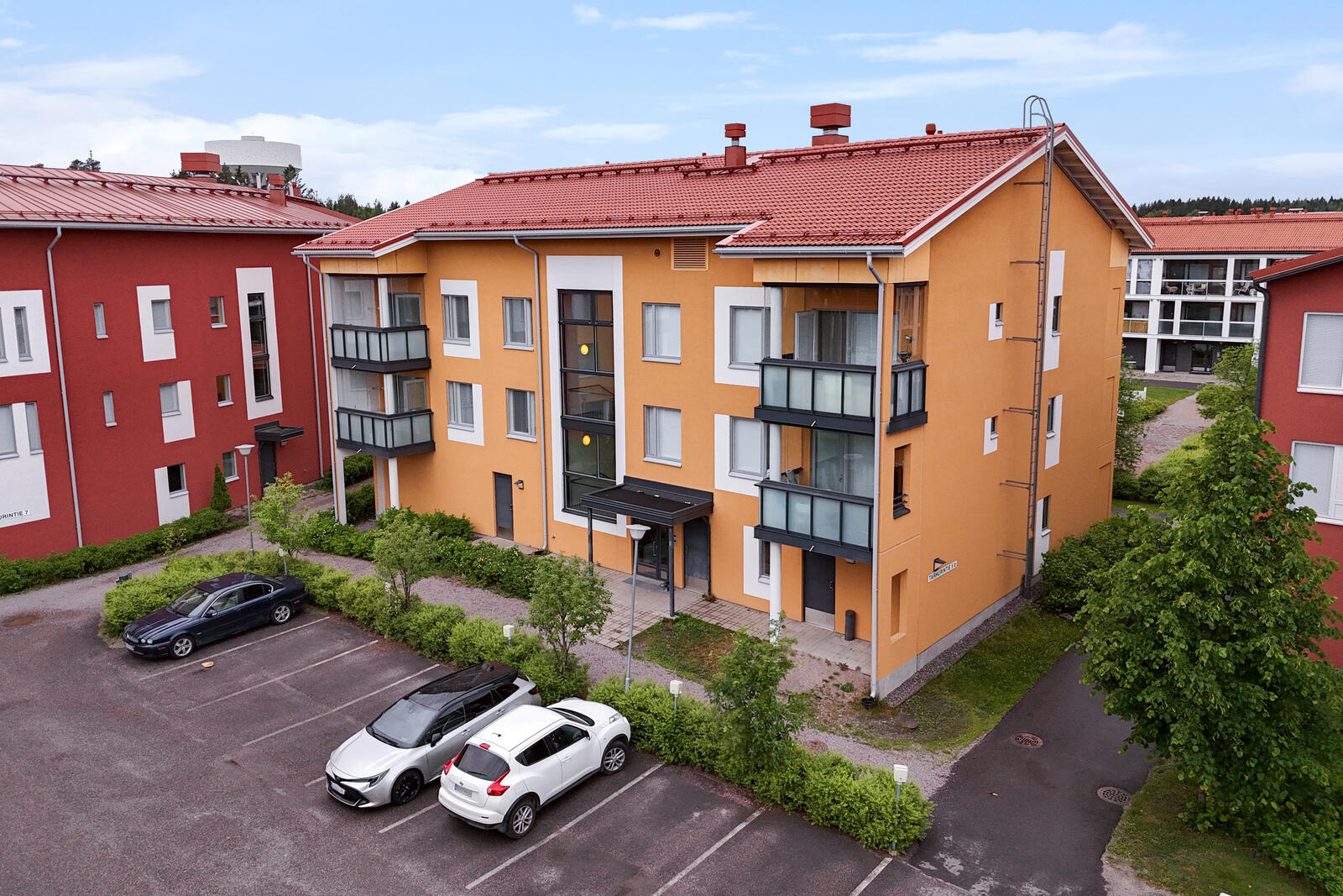 Julkisivukuva 4