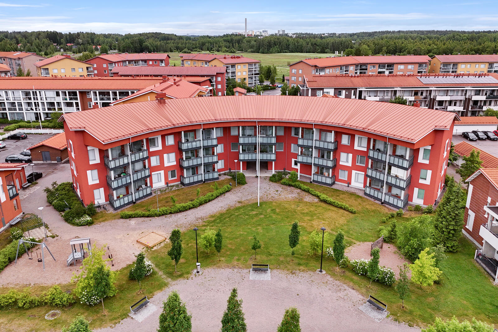 Julkisivukuva 1