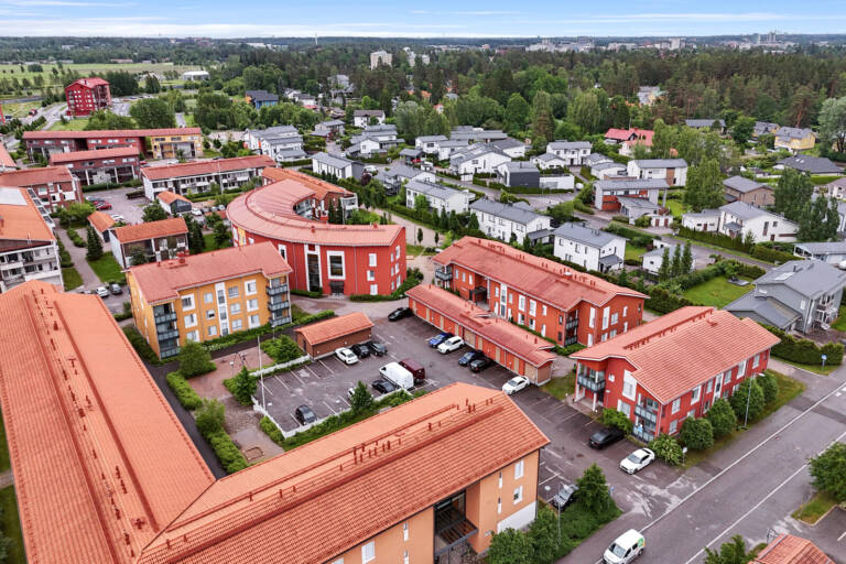 Julkisivukuva 5