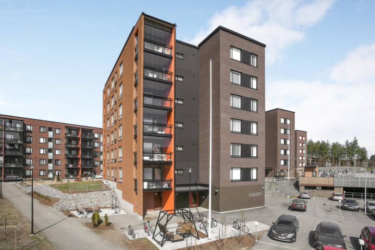 Julkisivukuva 3