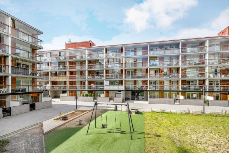 Julkisivukuva 2