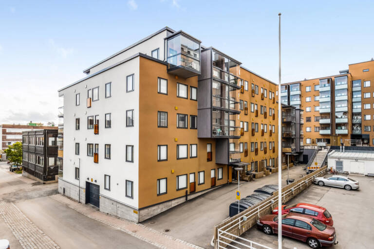 Julkisivukuva 2