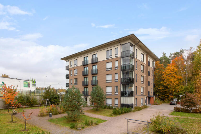 Julkisivukuva 1